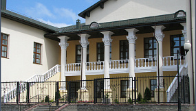 Главный фасад здания 	 Обратный(дворовый) фасад здания по ул.Первомайской в г.Могилеве, в котором размещается РУП «Могилевавтодор».