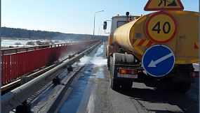 Помывка моста после зимы